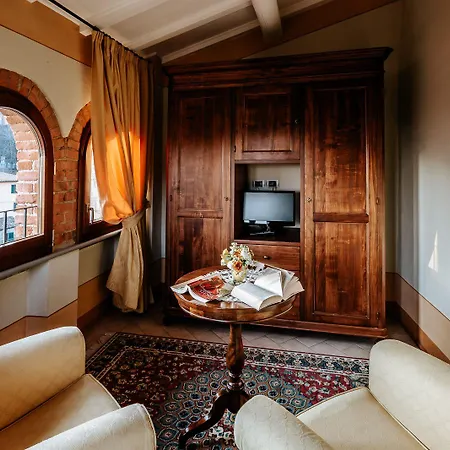 Hotell Dimora Casa Eugenia 3*
